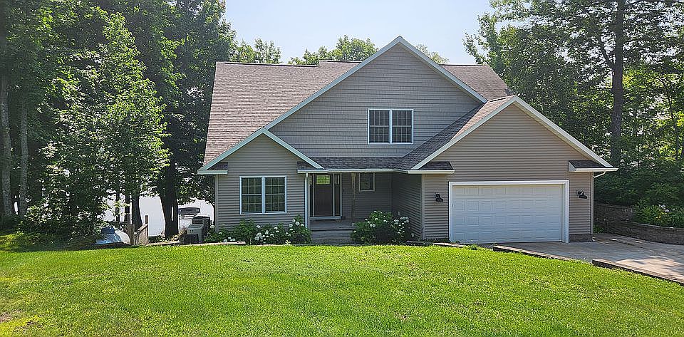 1st image of 125 Lake Breeze Ln