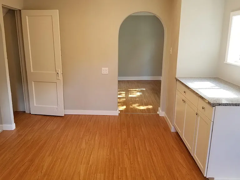 1336 Fallowfield Ave — Photo 7