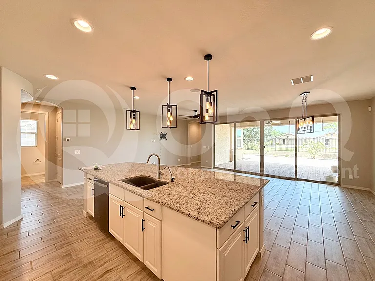 41362 W Carlisle Ln — Photo 6
