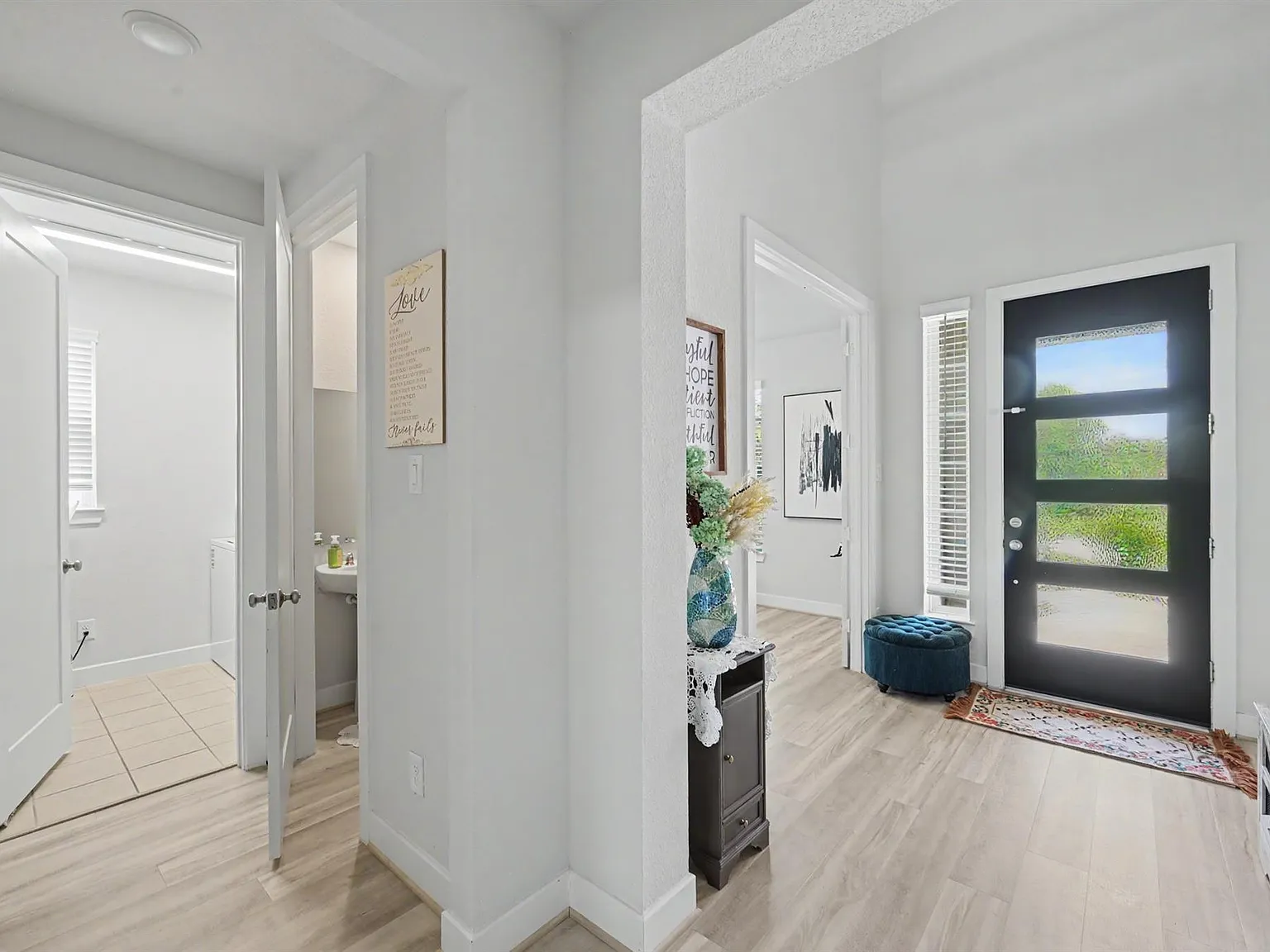 4 bed, 3.5 bath, 2696 sqft, $3,500 — Photo 4
