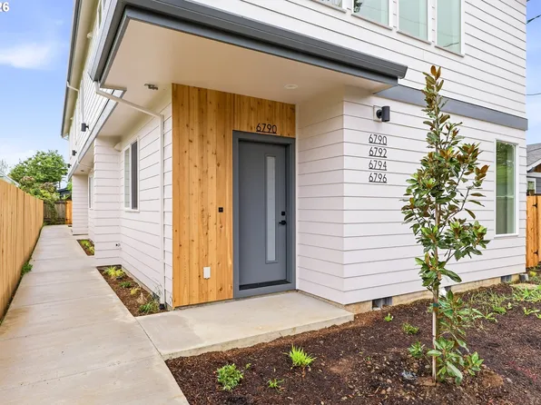 6792 SE Insley St #2, Portland, OR 97206