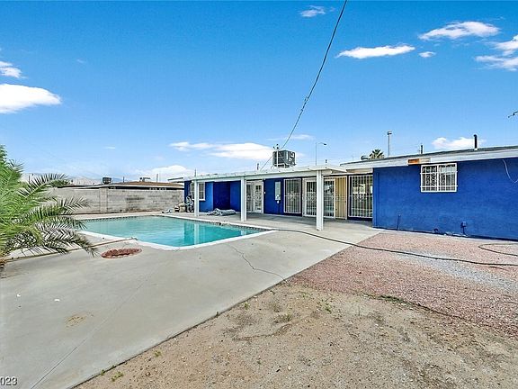 4th image of 2941 Vegas Dr