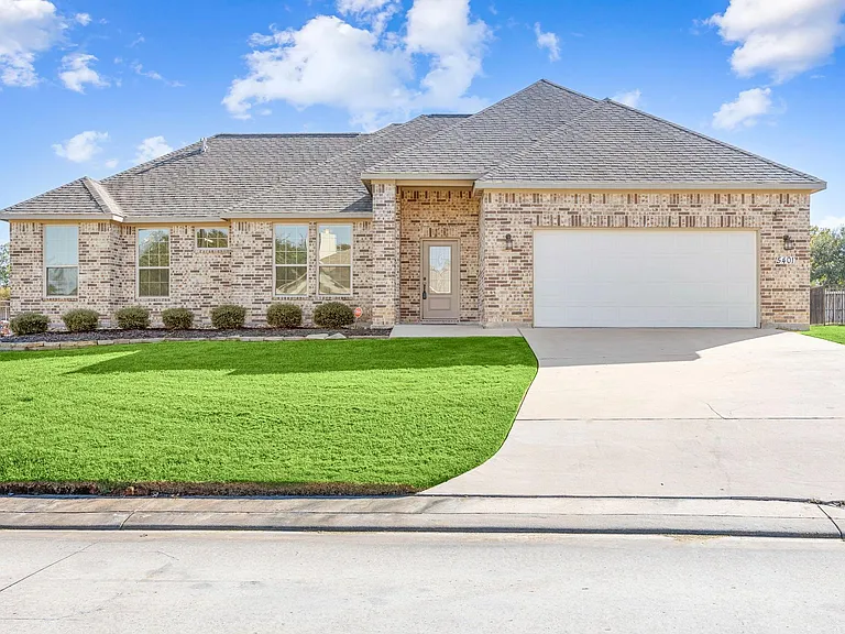 5401 Zephyr Ln — Photo 2