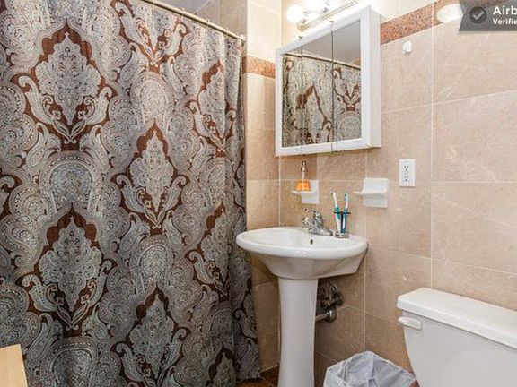 5th image of 609 E 11th St APT 4A