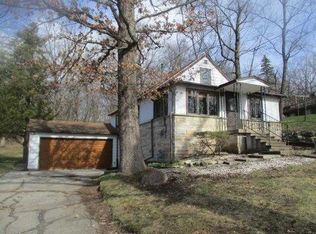 W303N2649 Maple Ave, Pewaukee, WI 53072