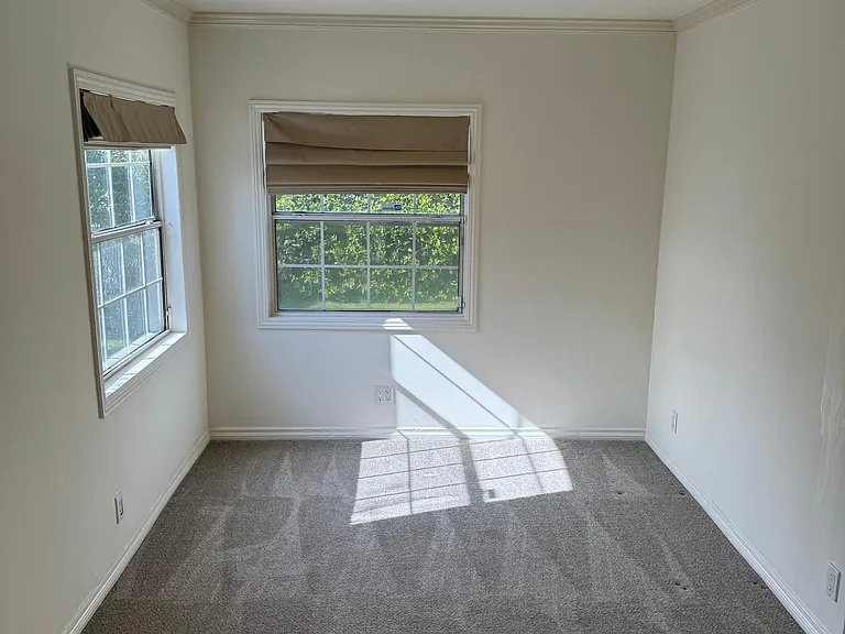 12411 Kittridge St — Photo 22