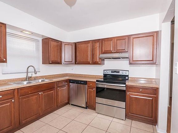 3rd image of 2109 58th St S