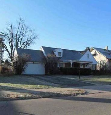 2nd image of 516 W Hillcrest Ave
