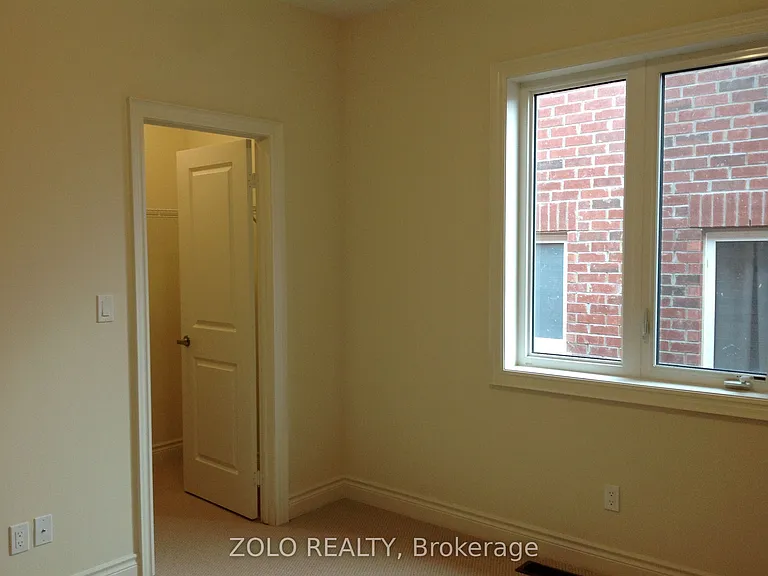 64 Cayton Cres — Photo 11