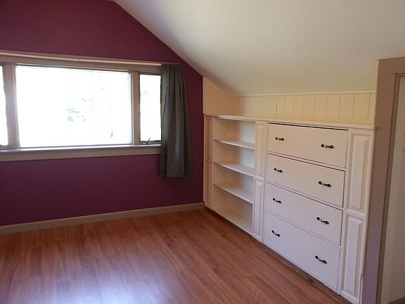 4th image of 16 Ellwood Ave