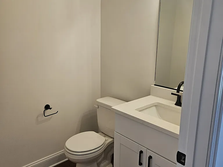 110 Aaron Pl #1-606 — Photo 7