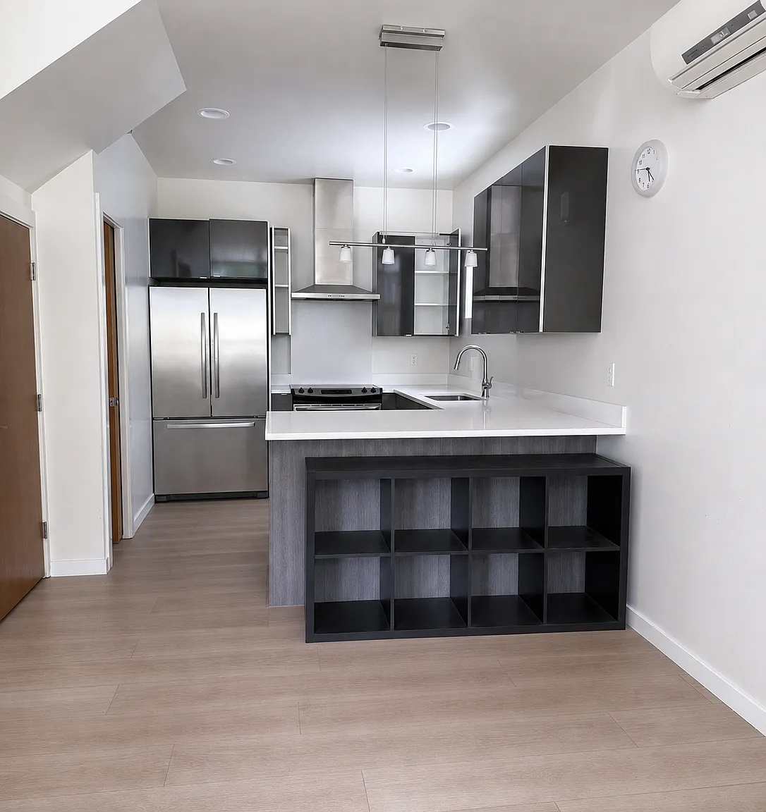 3 bed, 1380 sqft, $3,500 — Photo 3