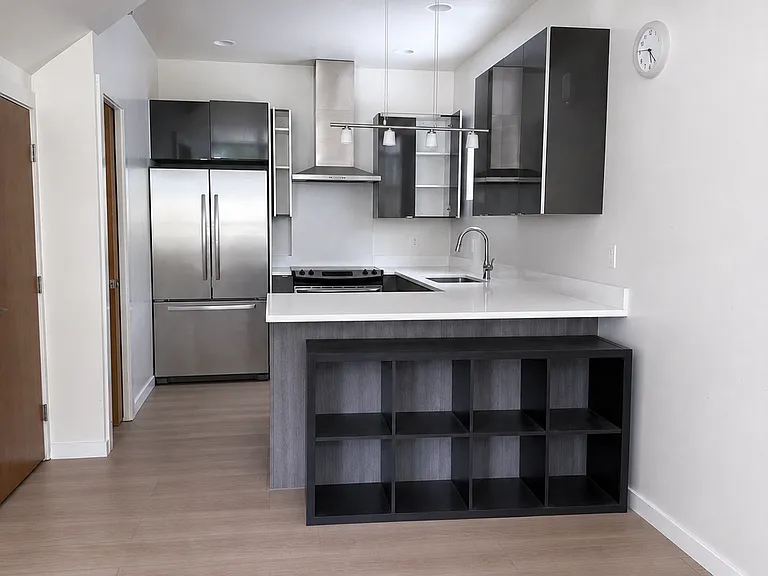 2516 S Dearborn St — Photo 3