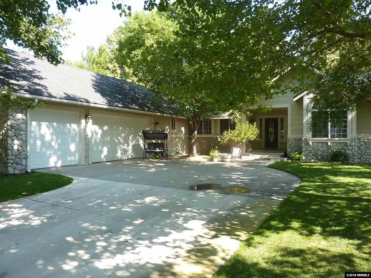 1052 Aster Ct photo 1