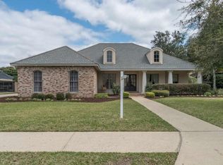 2710 Edmund Dr, Gulf Breeze, FL 32563