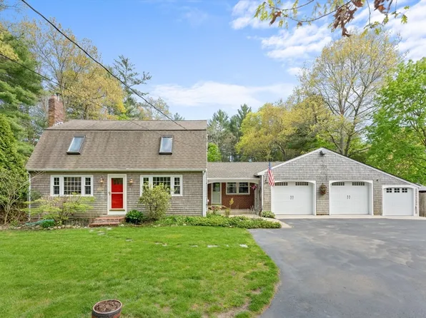 103 Maple St, Plympton, MA 02367