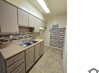 7324 Southside Dr #9-D, Louisville, KY 40214