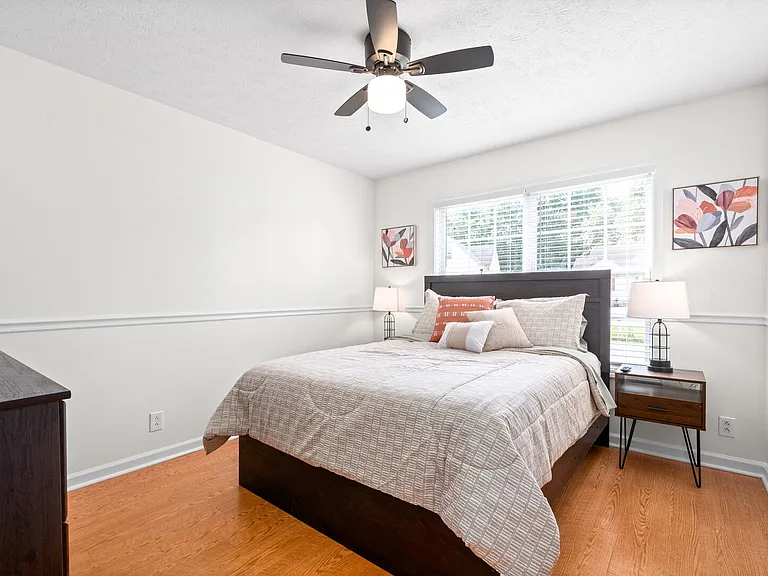 Athena Dr — Photo 23