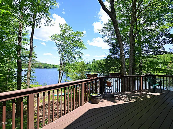 687 Seneca Dr, Becket, MA 01223