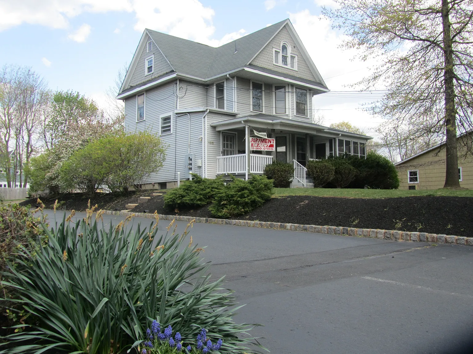 135 Union Ave photo 1