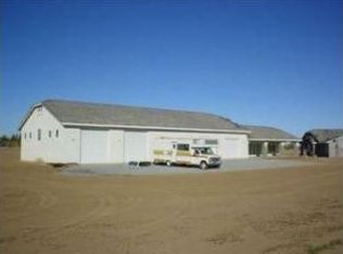 14045 Mission St, Oak Hills, CA 92344