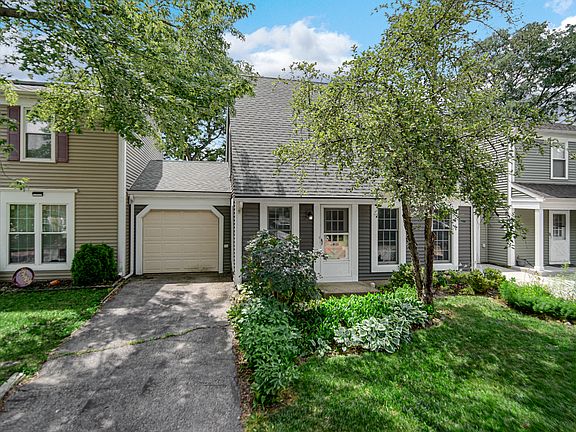 2nd image of 29W409 White Oak Dr