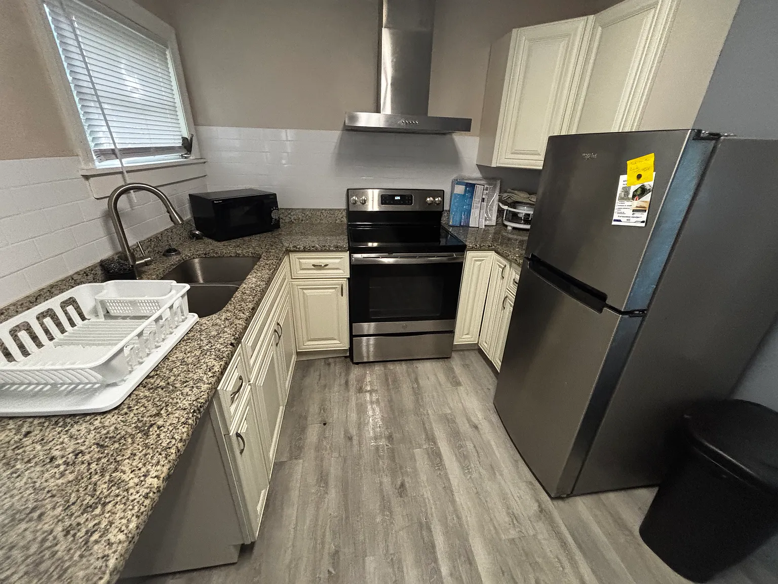 1 bed, 980 sqft, $1,400 — Photo 3