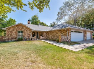 136 1st Oak Dr, Mabank, TX 75156