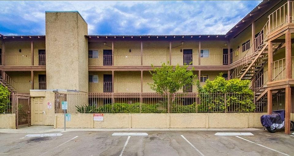 1st image of 4240 Menlo Ave