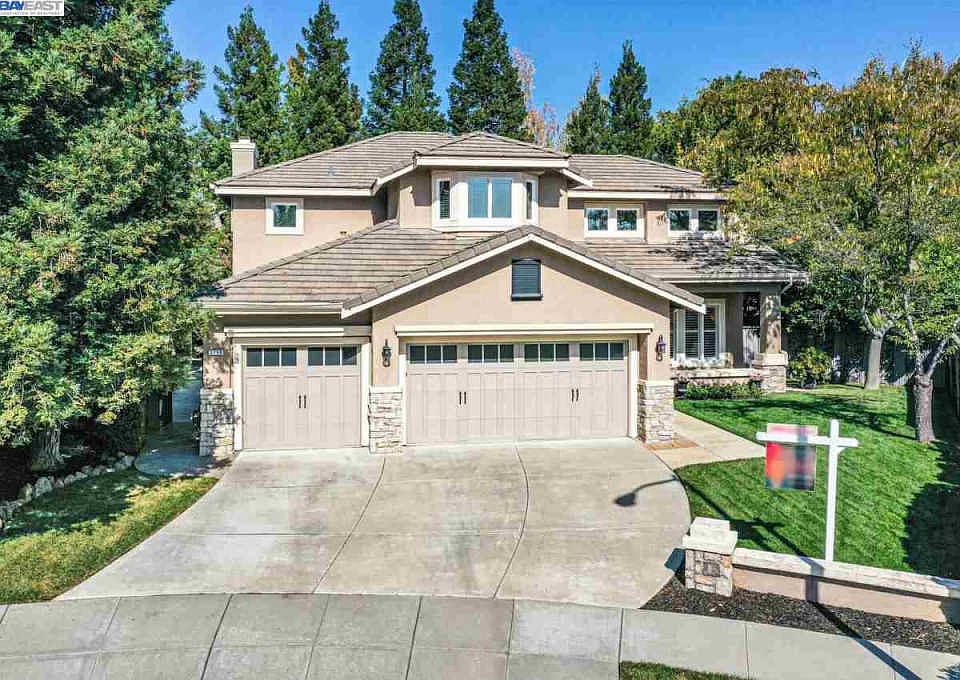 1st image of 3798 Thornhill Dr