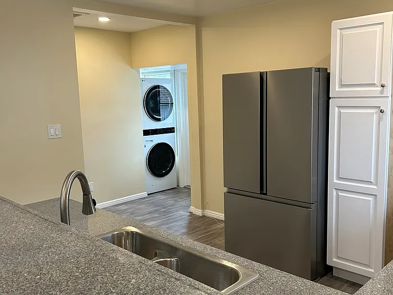 3320 E Ransom St — Photo 4