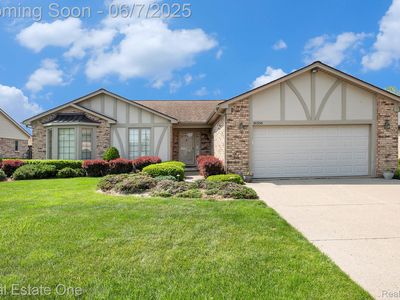 16256 Karen Dr, Clinton Township, MI, 48038