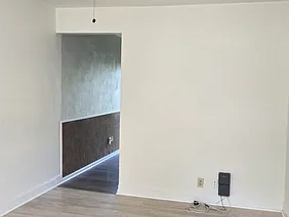 2nd image of 1306 S Danley Sq