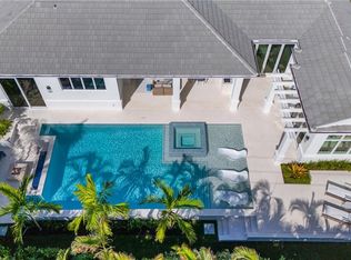 696 Fountainhead Ln, Naples, FL 34103