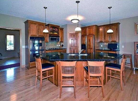 3rd image of 11560 Yancy Ct NE