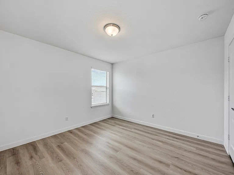 9012 Edmundsbury Dr — Photo 30