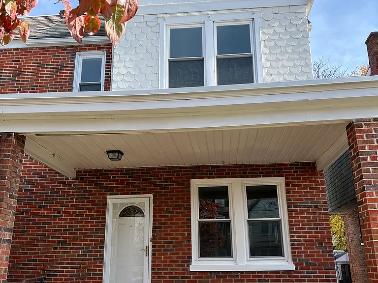 615 W 29th St — Photo 10