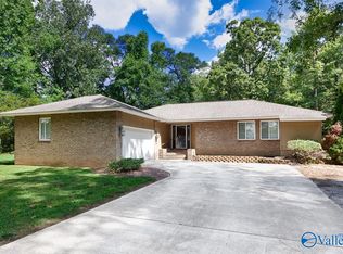 169 Oakview Rd, Hazel Green, AL 35750