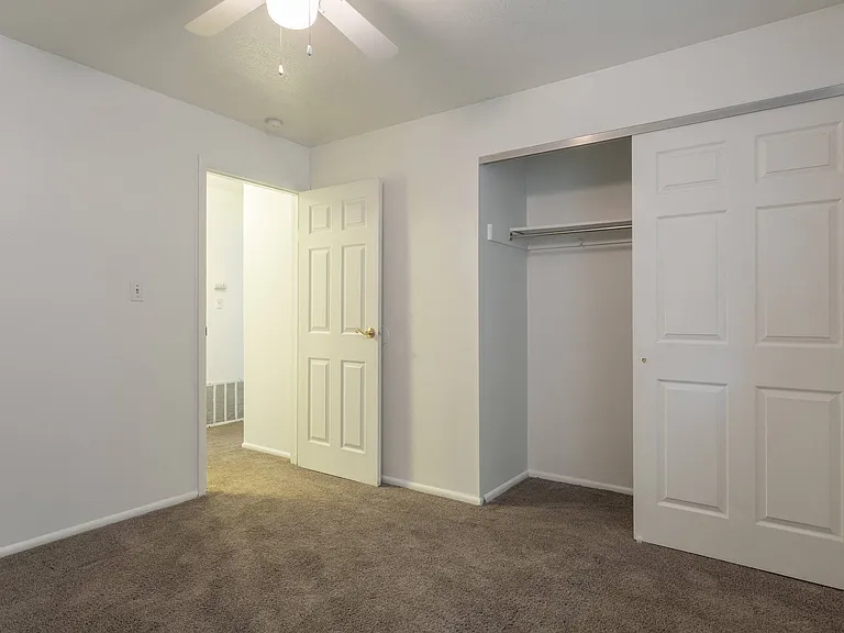 Ryan Place Apartments — Photo 11