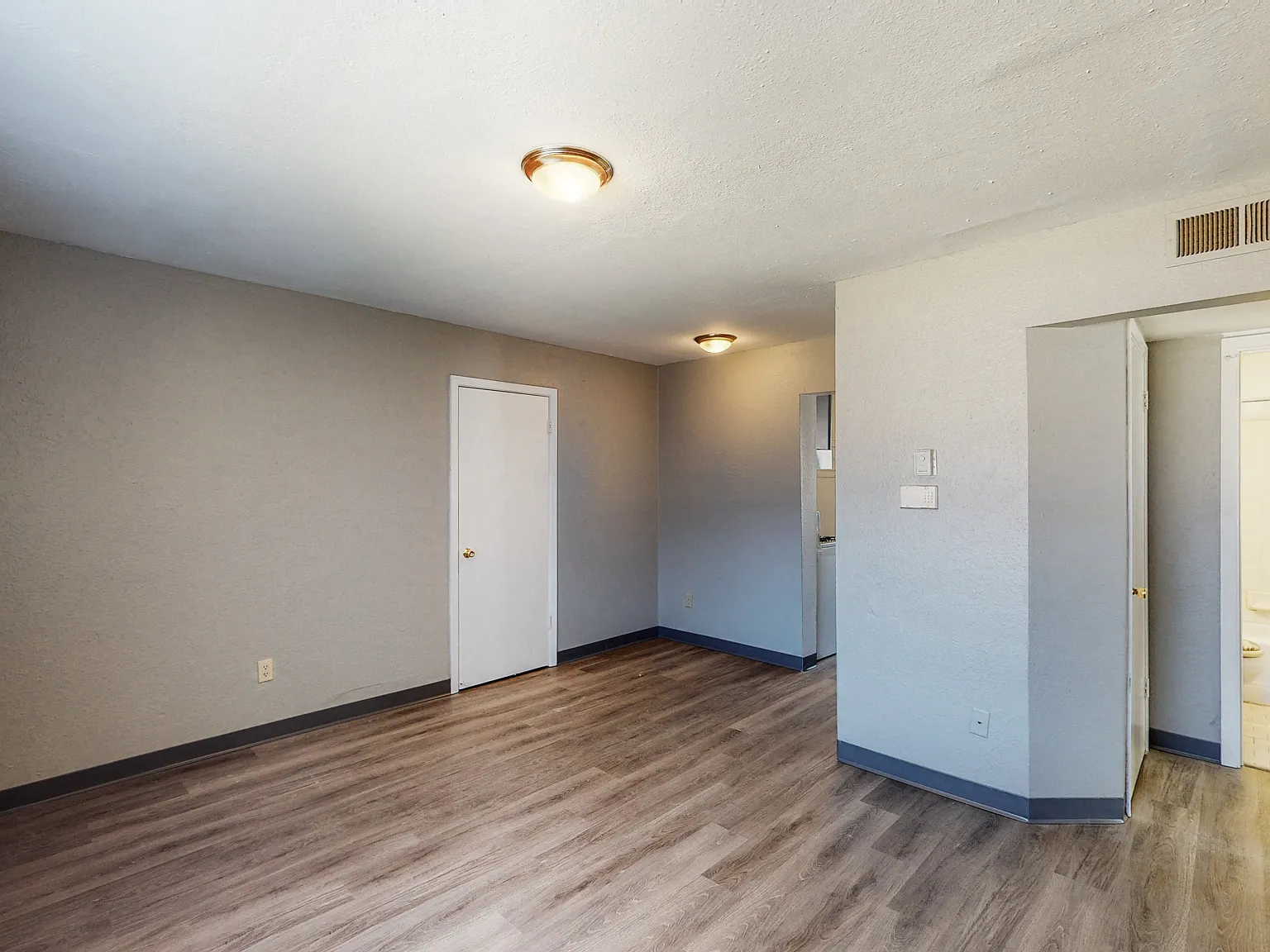 Longview Heights — Photo 3