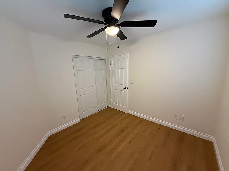 2686 Beverly Ave — Photo 10