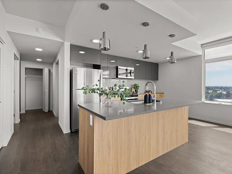 Splash Apartments — Photo 3