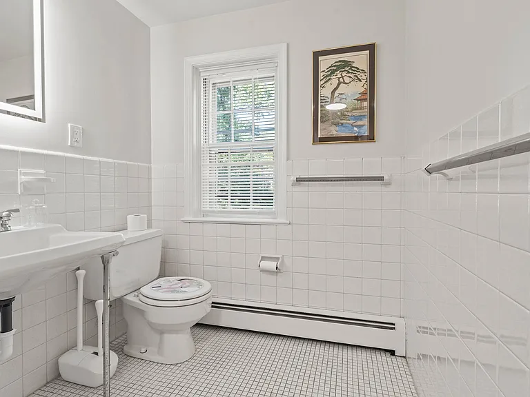 341 Crum Creek Ln — Photo 13