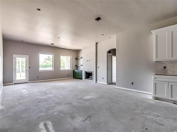5th image of 8900 Stacy Lynn Ln