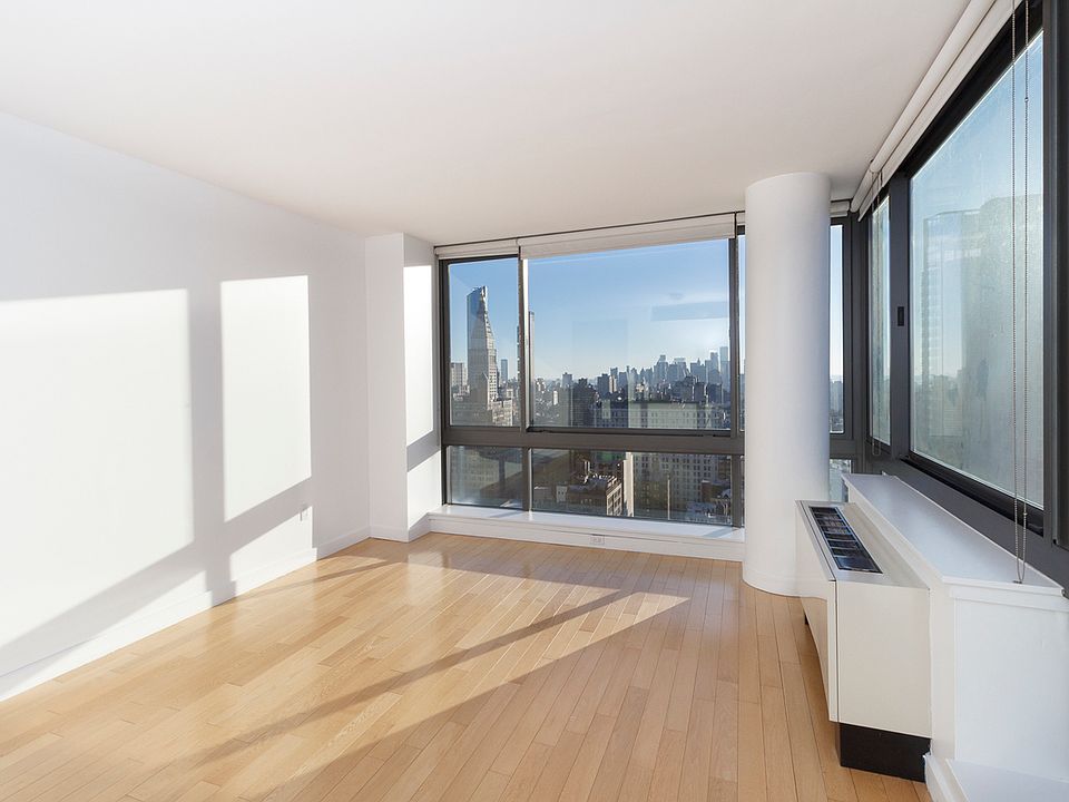 1st image of 9 W 31st St APT 35E