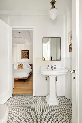 Sold by Compass | media 18