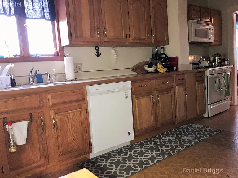 74 Brock St #2 — Photo 12