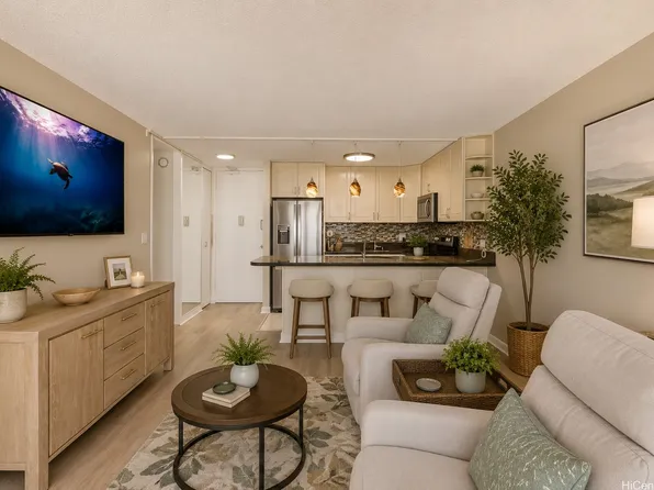 411 Hobron Ln APT 3702, Honolulu, HI 96815