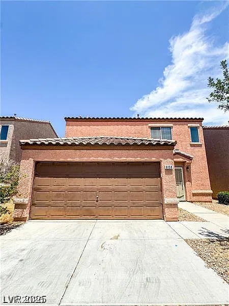 3 bed, 2.5 bath, 1711 sqft, $2,050 — Photo 1
