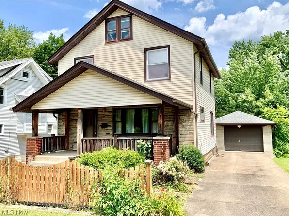 38 Grandview Ave, Struthers, OH 44471